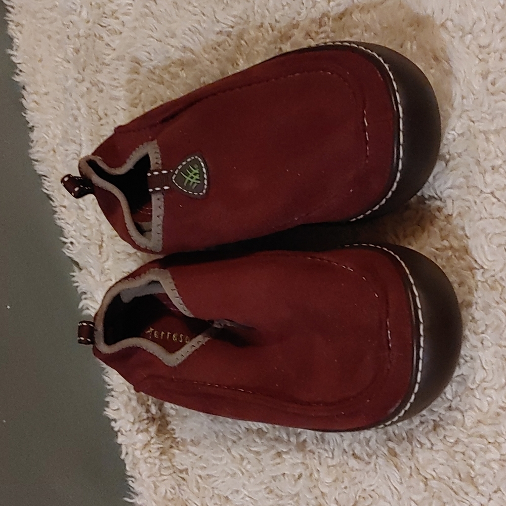Terrasole Paradise Burgundy Slip on Size 6